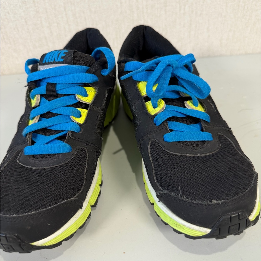 Nike Kids Black and Neon Green Sneakers - Picture 5 of 13